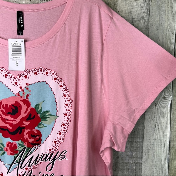 Torrid Size 5(5X)(28) Crewneck Short Sleeve Relaxed Sleep T-Shirt Heart Graphic - Picture 3 of 8